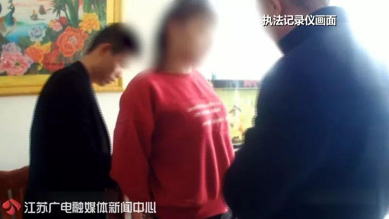 男子订婚后外出打工，女方另嫁他人——现代情感困境与抉择的探讨