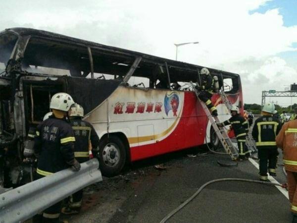 越野车爆炸起火致司机当场遇难