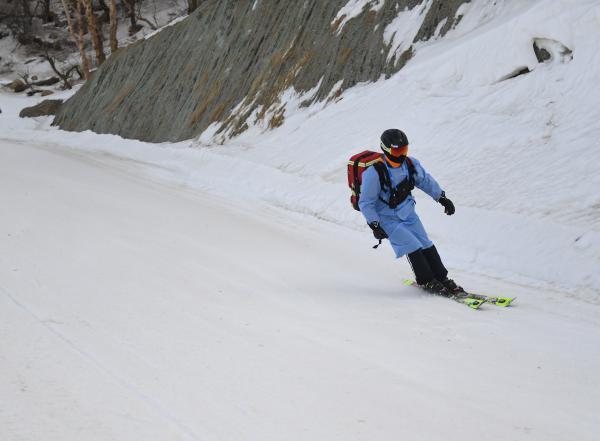 滑雪遭遇高手突袭